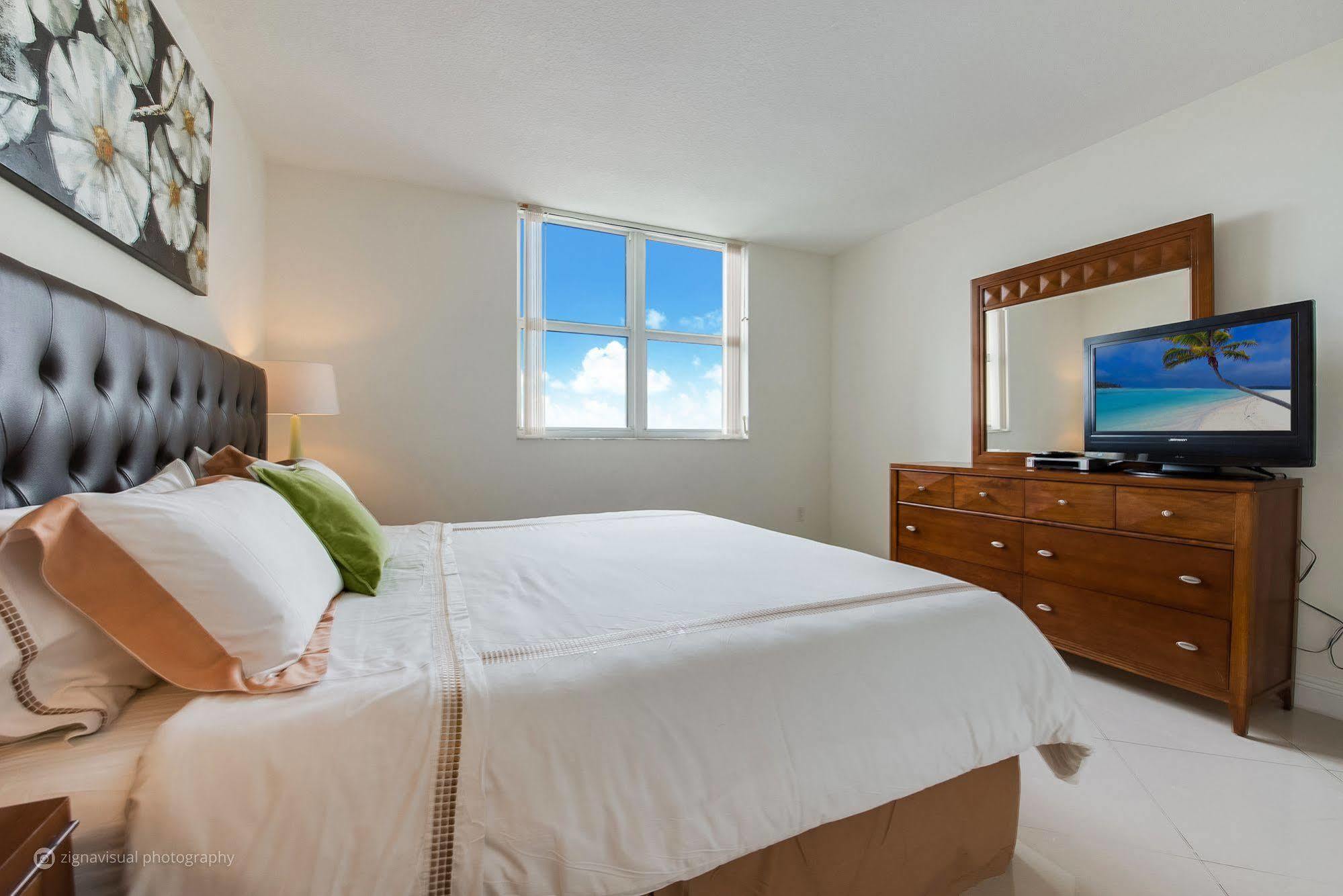 Churchill Suites Miami Brickell - One Broadway Kültér fotó